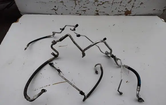 Renault Trafic III (X82) Air conditioning (A/C) pipe/hose 