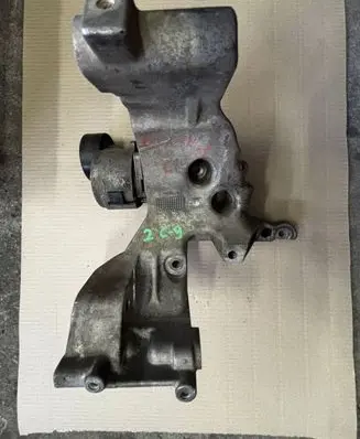 Alfa Romeo Giulietta Engine mounting bracket 55218032