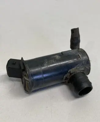 Volvo XC70 Windscreen/windshield washer pump