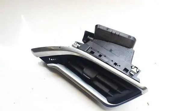 Peugeot 208 Dash center air vent grill 9673131677 277100