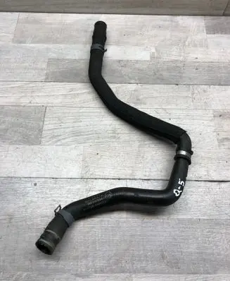 Engine coolant pipe/hose