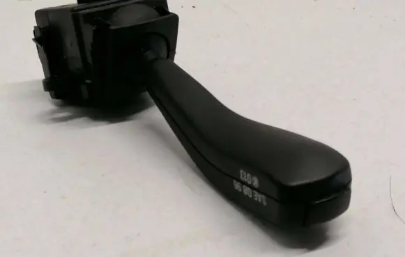 BMW 5 E39 Indicator stalk 8363668 01104010