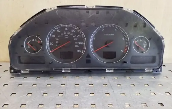 Volvo XC70 Speedometer (instrument cluster) 30746112 8602886 69594720T