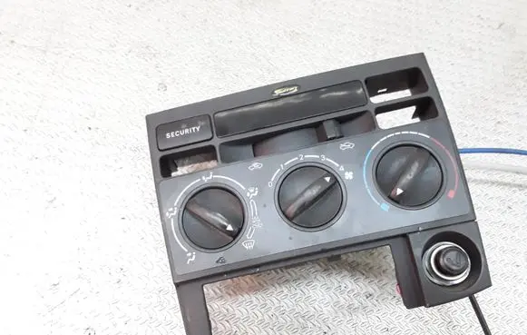 Toyota Corolla Verso E121 Climate control unit 5553313010