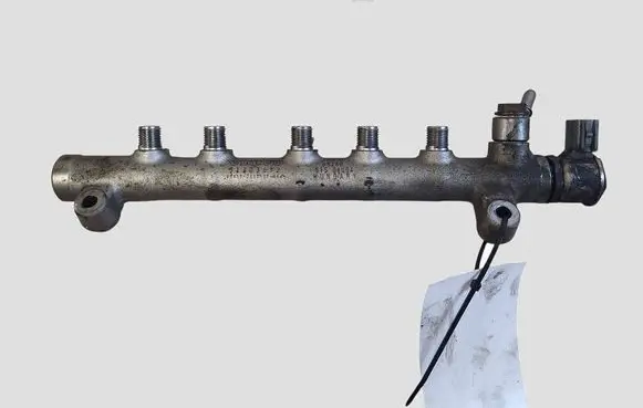 Volvo V40 Fuel main line pipe 31303612