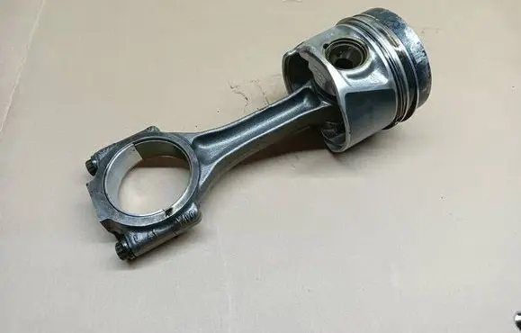 Audi A6 S6 C7 4G Piston with connecting rod