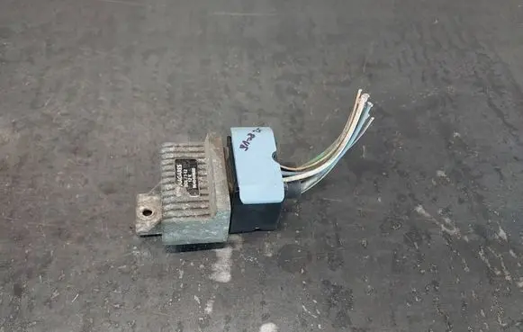 Peugeot 607 Glow plug pre-heat relay 9640469680