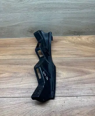 Volkswagen PASSAT B6 Front bumper mounting bracket 3C0807889