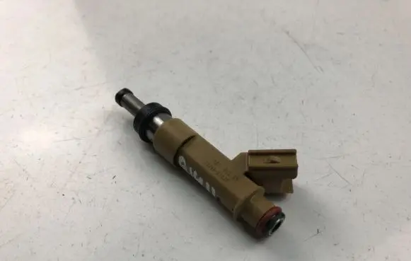 Toyota Auris E180 Fuel injector 232500T030