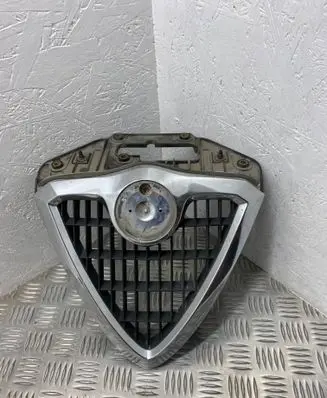 Alfa Romeo 156 Front bumper upper radiator grill 86227 60620920