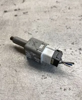 Toyota RAV 4 (XA30) Brake pedal sensor switch