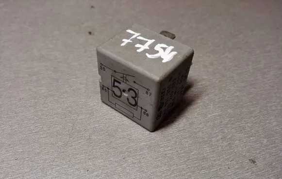 Audi A6 S6 C5 4B Other relay 141951253B