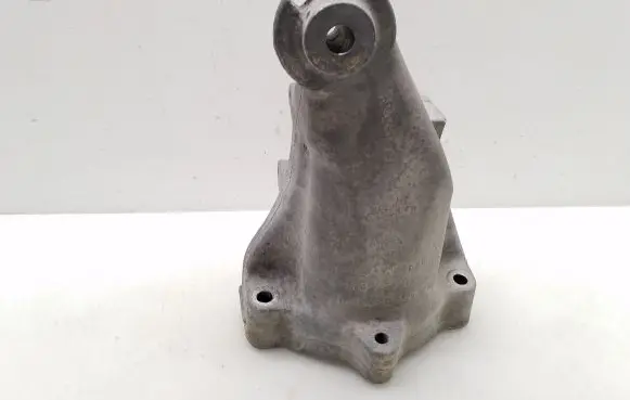 Mercedes-Benz C W204 Engine mounting bracket A6512233504