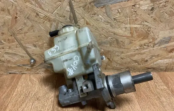 BMW 5 E39 Master brake cylinder 320671501