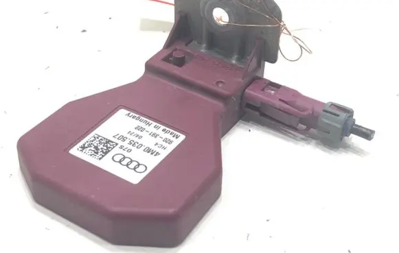 Audi A4 S4 B9 8W Sound amplifier 4M0035507
