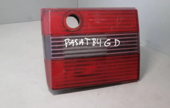 Volkswagen PASSAT B4 Tailgate rear/tail lights 3A9945108C