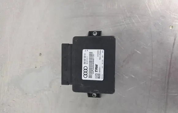 Audi A5 Hand brake control module 8K0907801H A2C53369554 32620205C
