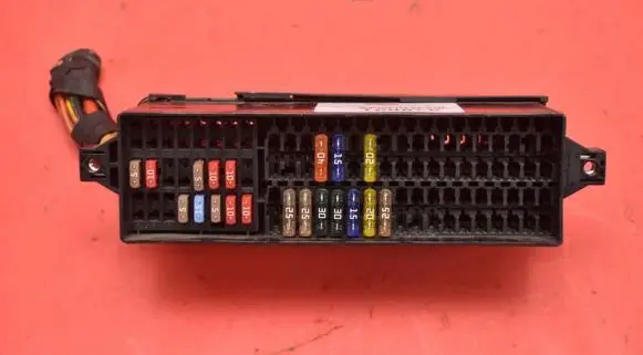 Volkswagen Tiguan Fuse box set 5N1970000C