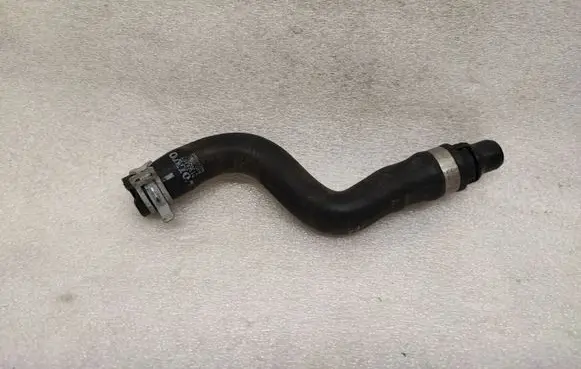 Volvo XC90 Engine coolant pipe/hose 31368487