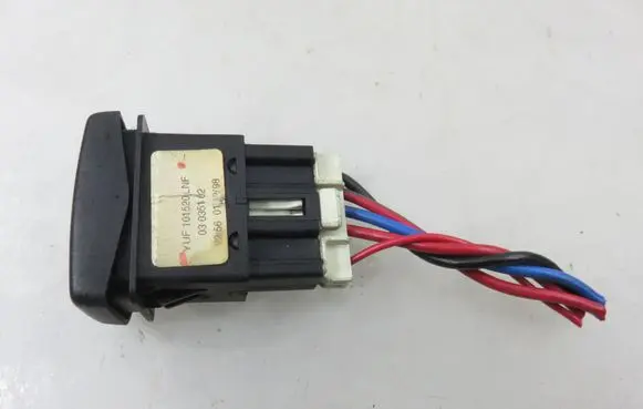 Land Rover Freelander Quarter vent window switch YUF101520LNF