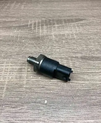 BMW 3 E46 Fuel pressure sensor 0281002475 USED