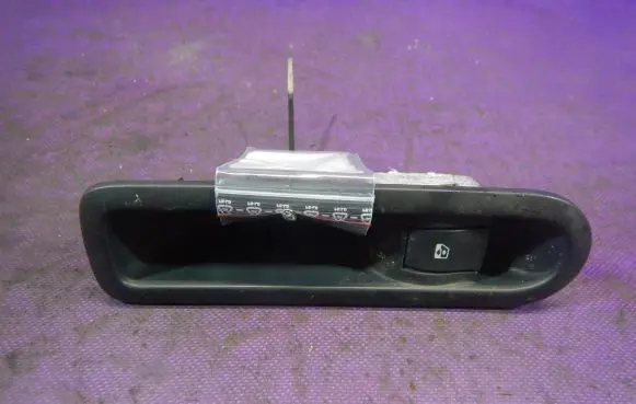 Renault Megane II Quarter vent window switch 