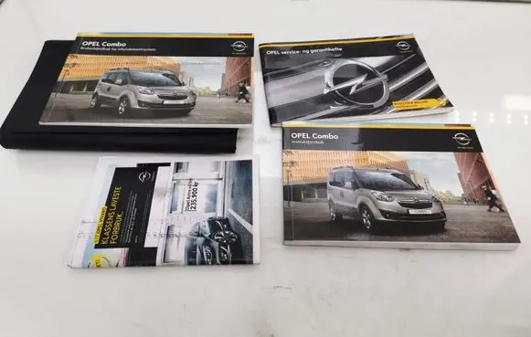 Opel Combo D User manual 