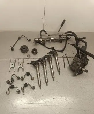Volkswagen PASSAT B8 Fuel injection system set 0445010537 04L130755D 02040715