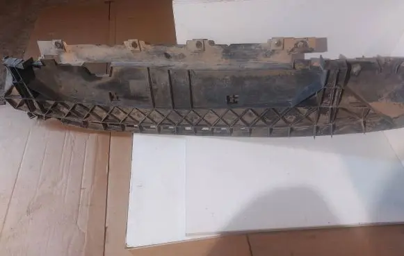 Front bumper skid plate/under tray
