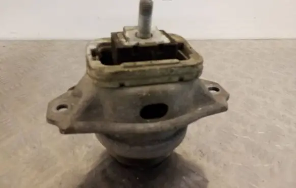 Land Rover Range Rover Sport L320 Engine mount bracket KKB500441G 3618308125