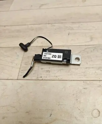 Opel Insignia A Aerial antenna amplifier 13327069 421251063