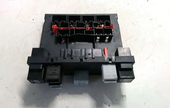 Volkswagen Caddy Fuse module 3C0937049AD