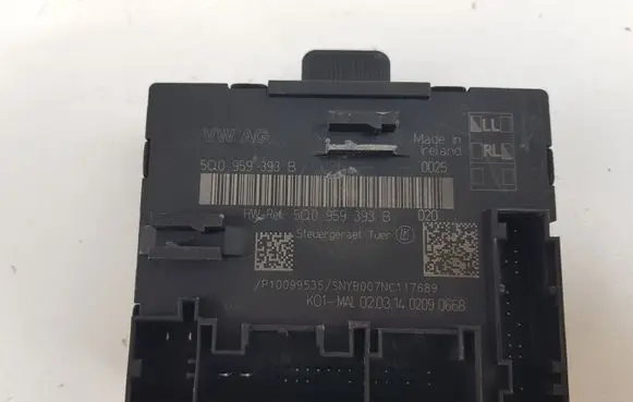 Volkswagen Golf VII Door control unit/module 5Q0959393B