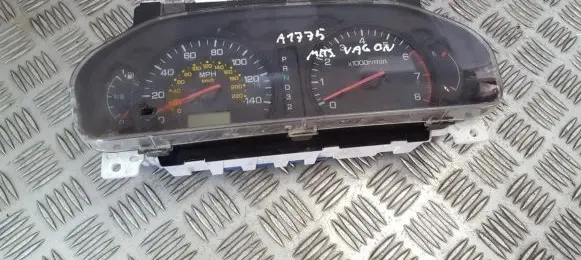 Mitsubishi Space Wagon Speedometer (instrument cluster) mr489732 178570