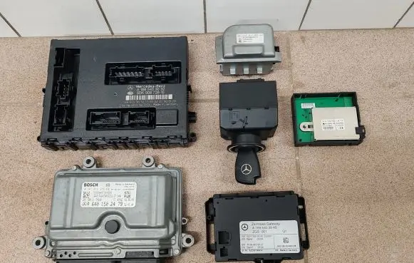 Engine ECU kit and lock set