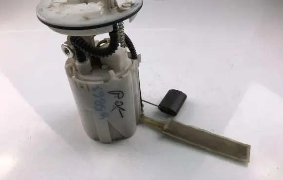 KIA Carens I Fuel injection high pressure pump 311101D000