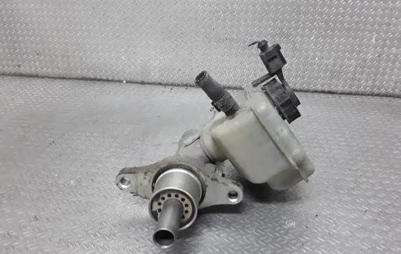 Volkswagen Golf V Master brake cylinder 1K1611301C