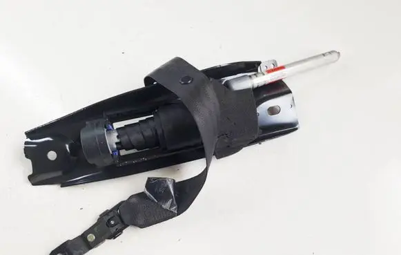 Volvo V70 Front seatbelt