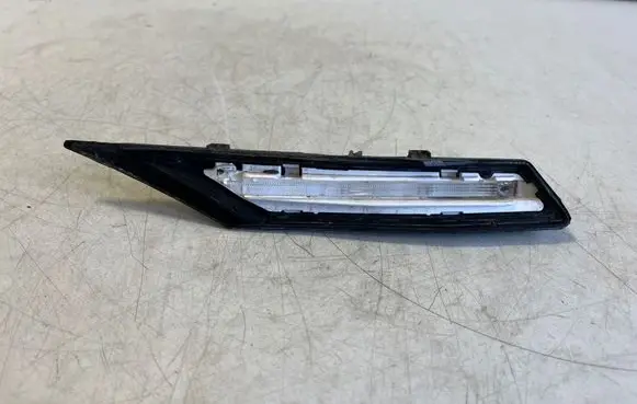 Porsche Taycan 9J1 Front indicator light 9J0953042C