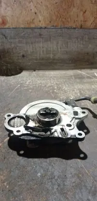 Skoda Octavia Mk2 (1Z) Vacuum pump 03L145207