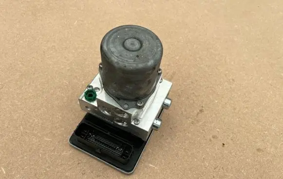Mercedes-Benz GLE W167 ABS Pump a1679007212