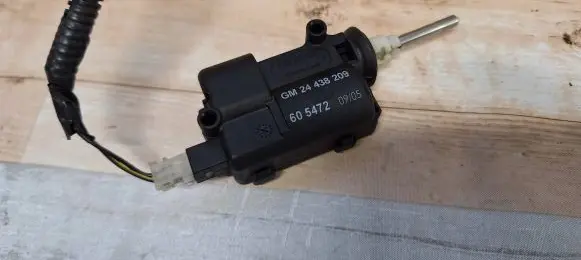 Opel Vectra C Central locking motor 24438209 605472