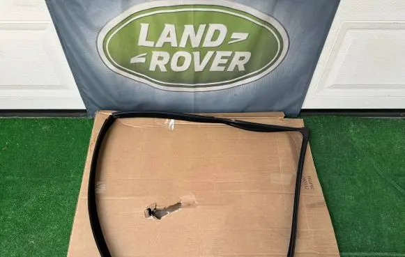 Land Rover Range Rover Evoque L551 Front door rubber seal LR114322 13062024 XC940