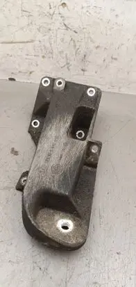 Engine mounting bracket