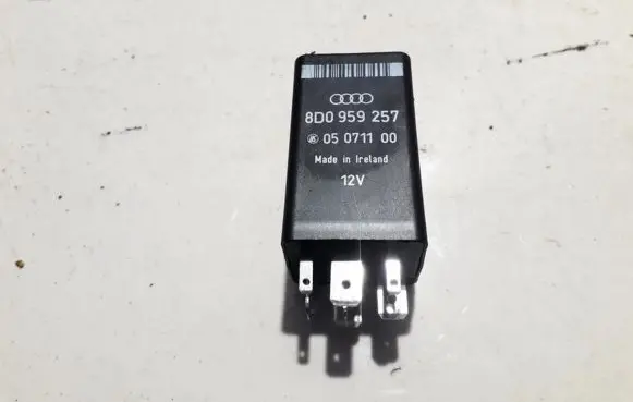 Audi A4 S4 B5 8D Other relay 8D0959257 05071100