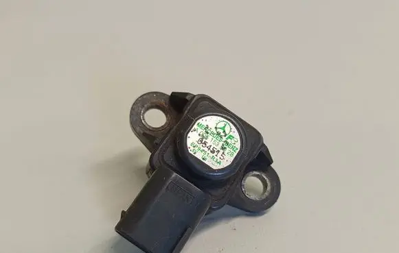 Mercedes-Benz CLS C219 Air pressure sensor A0051535028