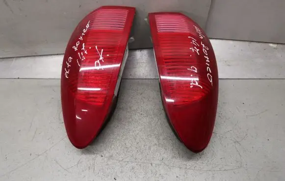 Alfa Romeo 147 Rear/tail lights set 46556349 46556347