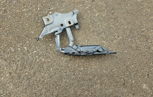 Audi A4 S4 B9 Engine bonnet/hood hinges 8W0823302 8W6823302A