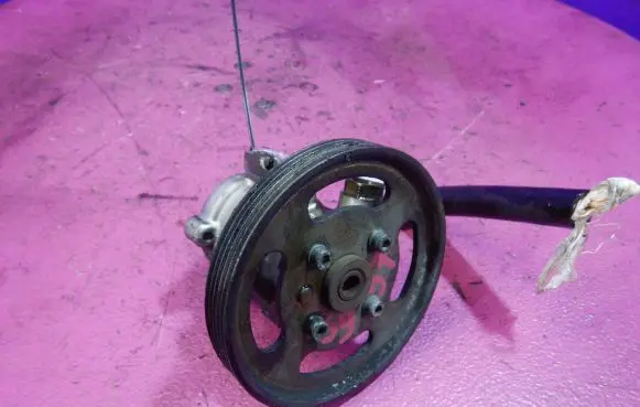 Citroen Xsara Picasso Power steering pump 9632334880