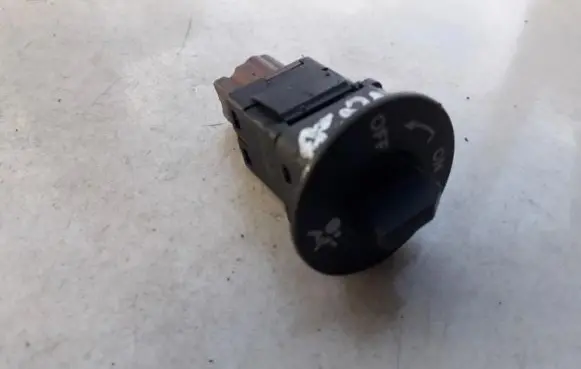Passenger airbag on/off switch